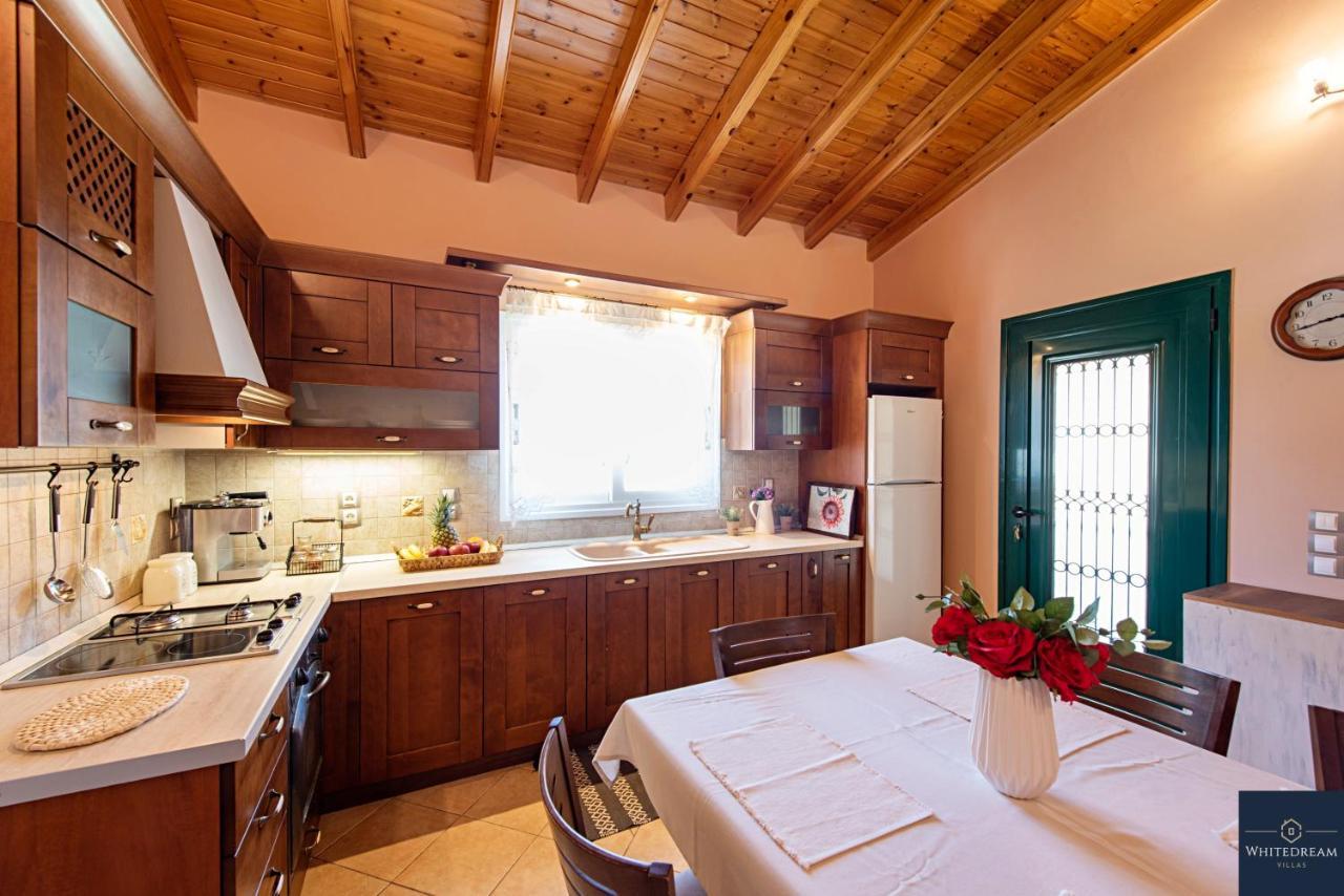 Villa Pine Forest Kompitsion Экстерьер фото