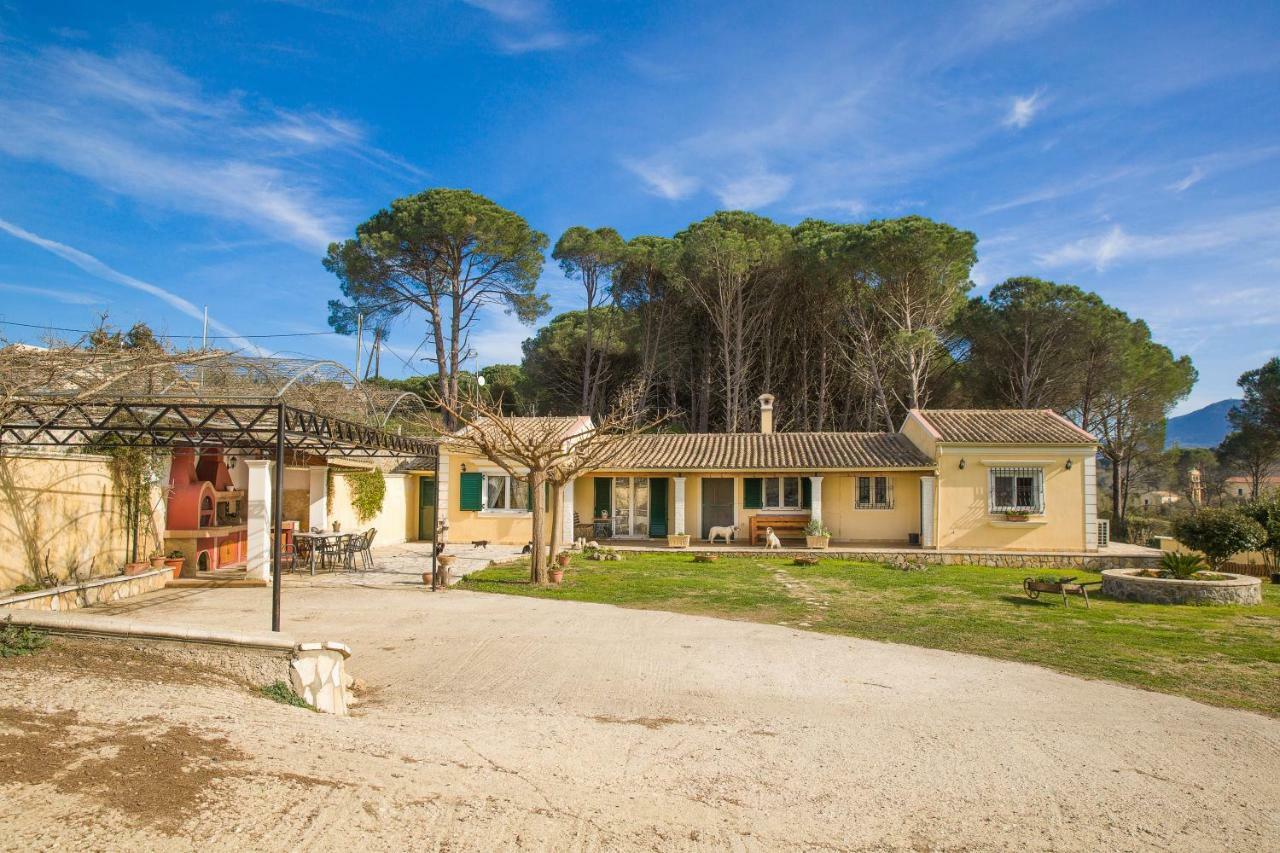 Villa Pine Forest Kompitsion Экстерьер фото